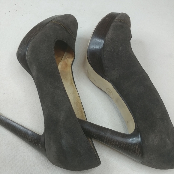 Michael KORS Pumps Black SUEDE PLATFORM PUMPS 4.5" - Picture 4 of 8